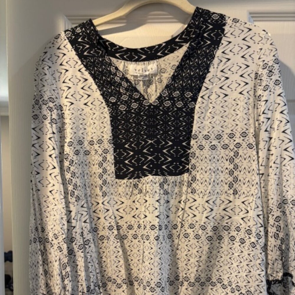 Velevet by Graham & Spencer top